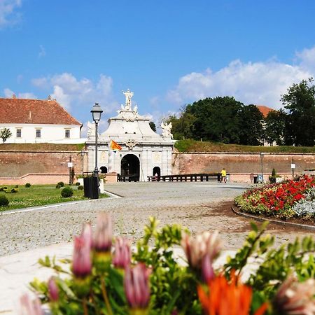 Sfanta Ecaterina - Garsoniera Alba Iulia Leilighet Eksteriør bilde